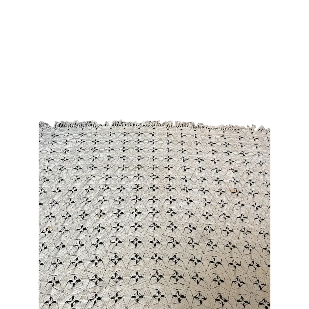 Vintage Handmade Crochet Lace Bedspread Boho Floral Starburst Fringe Cream 85x78